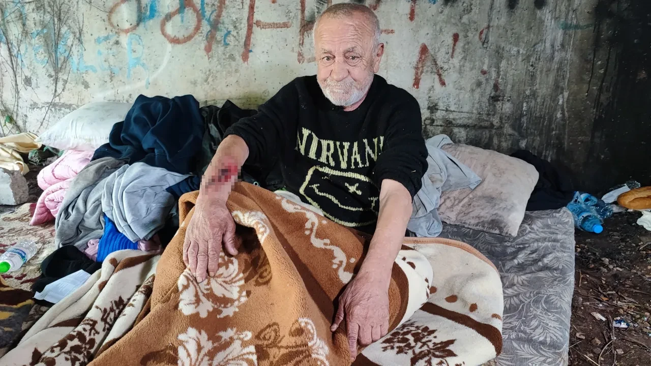 Ev sahibi evden çıkardı köprü altında yaşamaya başladı! Yaşlı adam ölü bulundu