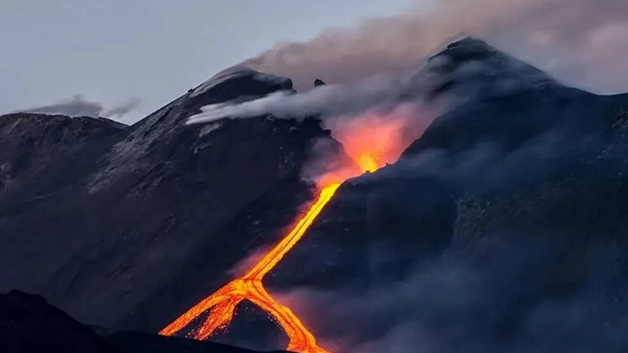 Hawaii diken üstünde! Kilauea Yanardağı'nda bir patlama daha