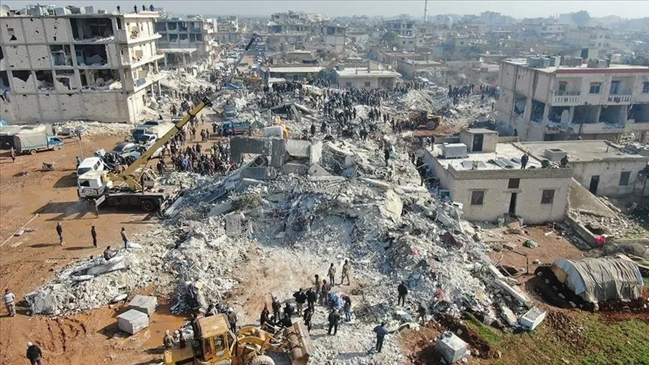 İşte en riskli bölge! Naci Görür’den 17 Ağustos’un yıldönümünde kritik deprem uyarısı