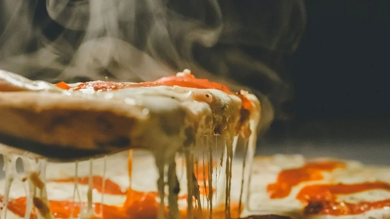 İtalyan arkadaşımdan evde gerçek pizza yapmayı öğrendim! Kimsenin bilmediği tüyolar