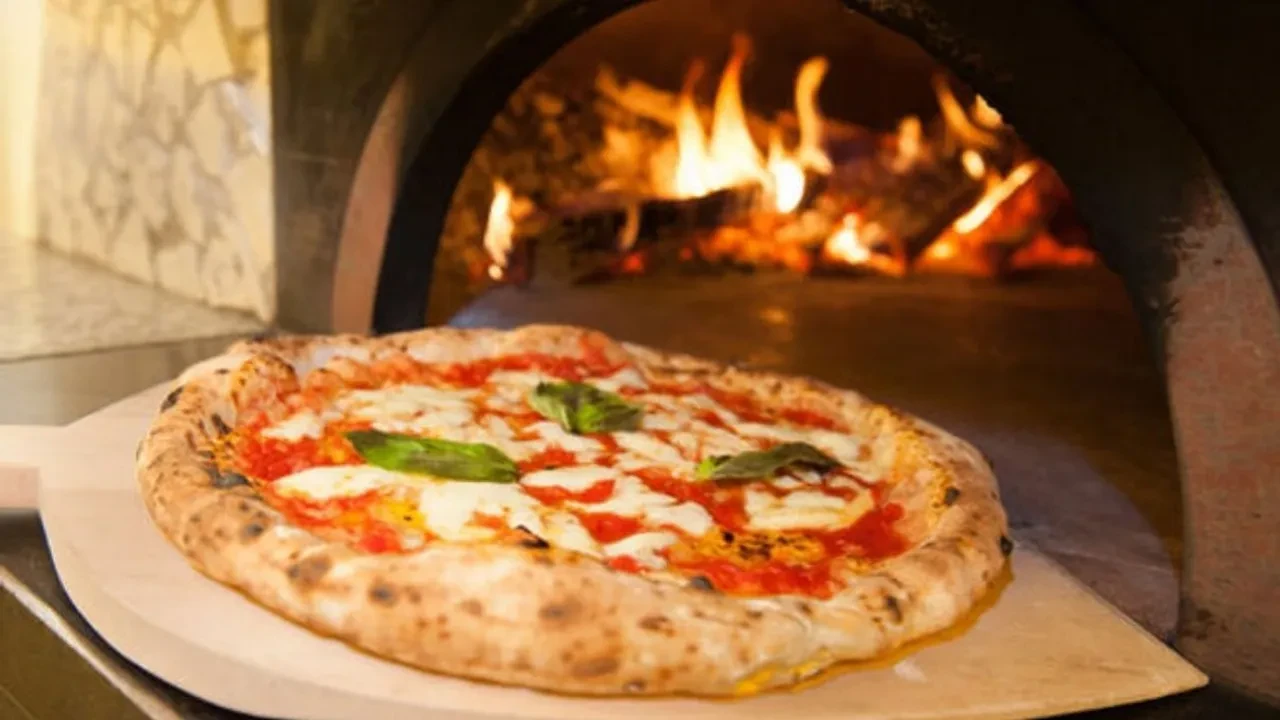 İtalyan arkadaşımdan evde gerçek pizza yapmayı öğrendim! Kimsenin bilmediği tüyolar