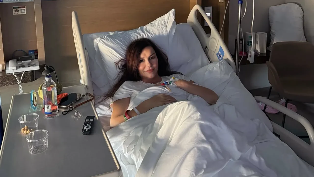 Kalçası kırılan Deniz Seki hastane odasından paylaştı! "Ameliyatım başarılı geçti"