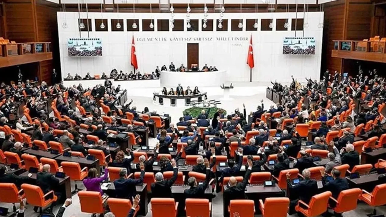 Meclis’te Çerçeve Yasa sonrası yeni dönem: Kayyım, ifade özgürlüğü ve seçim mevzuatı masada!