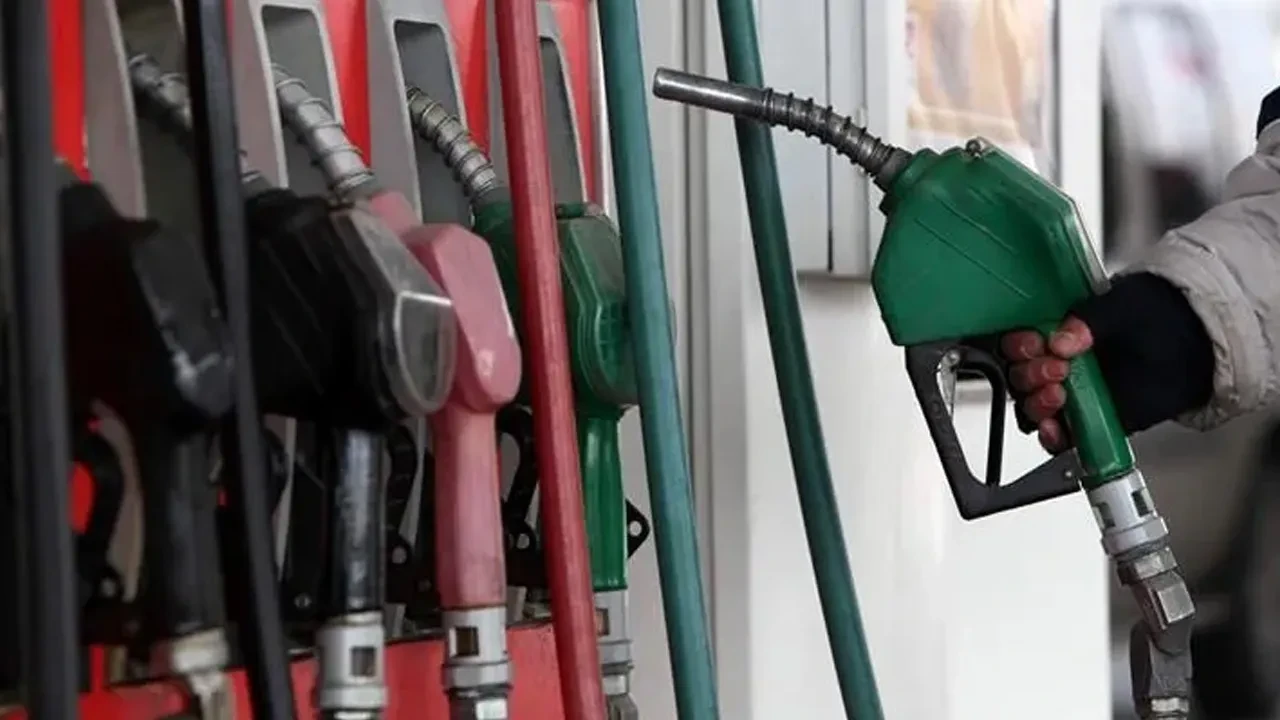 Motorin için ÖTV düzenlemesi Resmi Gazete'de! Ağustos sonuna kadar sıfırlandı