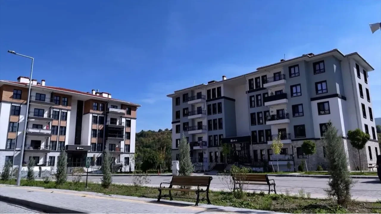 TOKİ'den 51 ilde büyük satış! Yüzde 25 peşinatla ev alma fırsatı