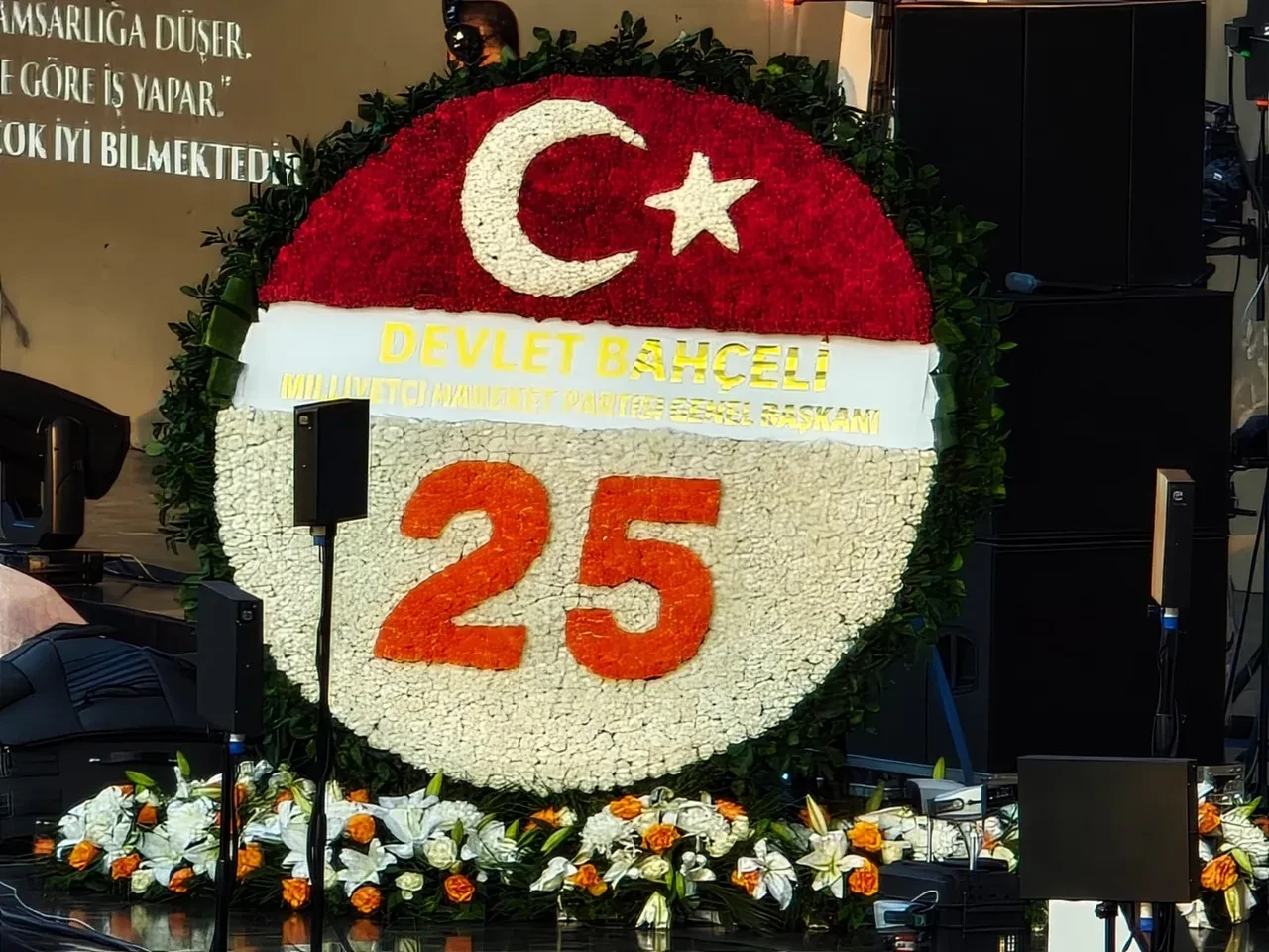 Bahçeli'den AK Parti'nin 25'inci yılına özel çelenk