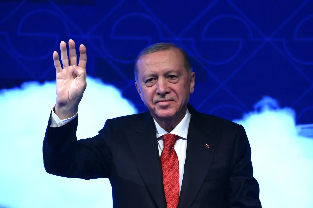Cumhurbaşkanı Erdoğan'dan AK Parti'nin 25. yılına özel makale! Yeni dönemin yol haritasını açıkladı