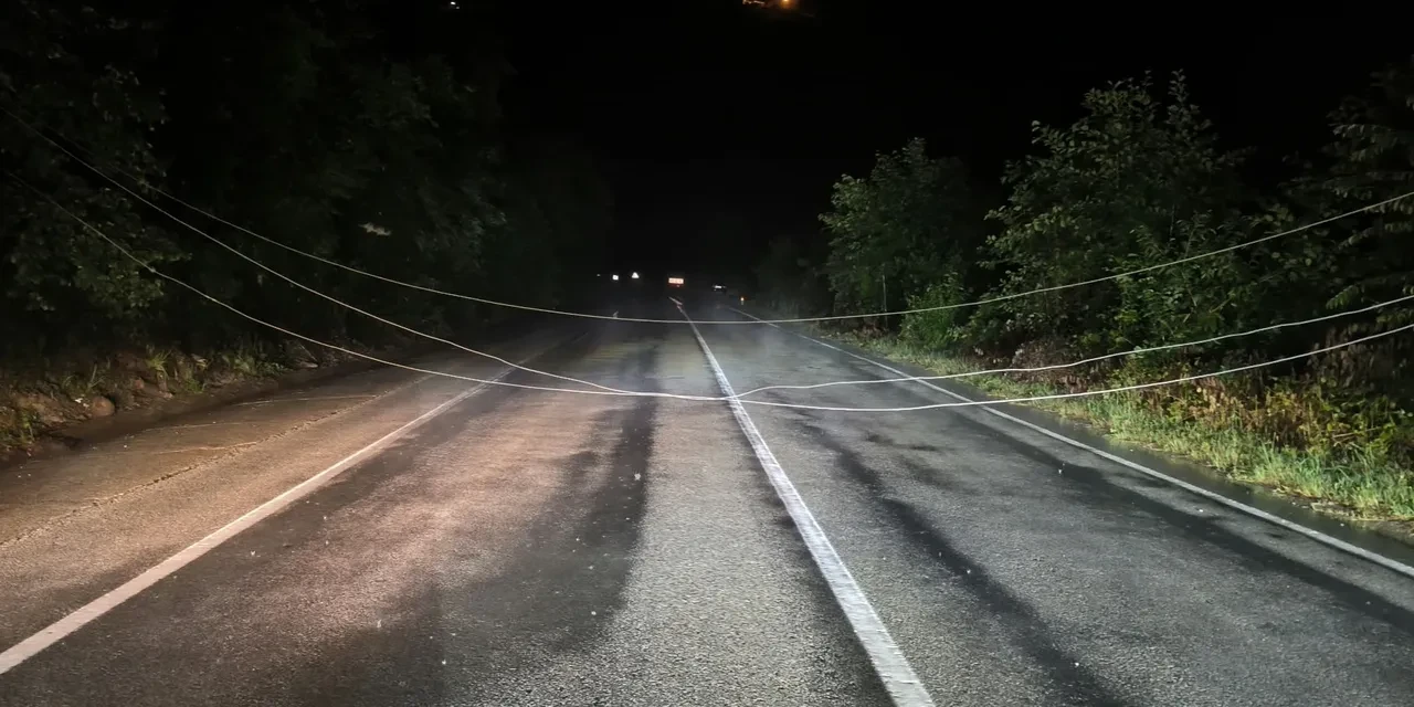 Giresun’da fırtına ve sağanak felaketi: Tirebolu-Doğankent yolu kapandı, HES taşkında zarar gördü