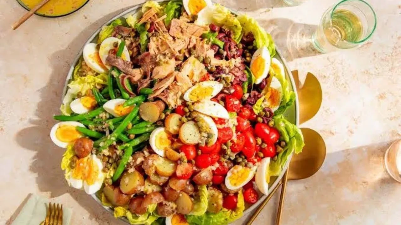 MasterChef'te görenler tarifini arıyor! Bir salatadan fazlası Nicoise salatasını deneyince anladım
