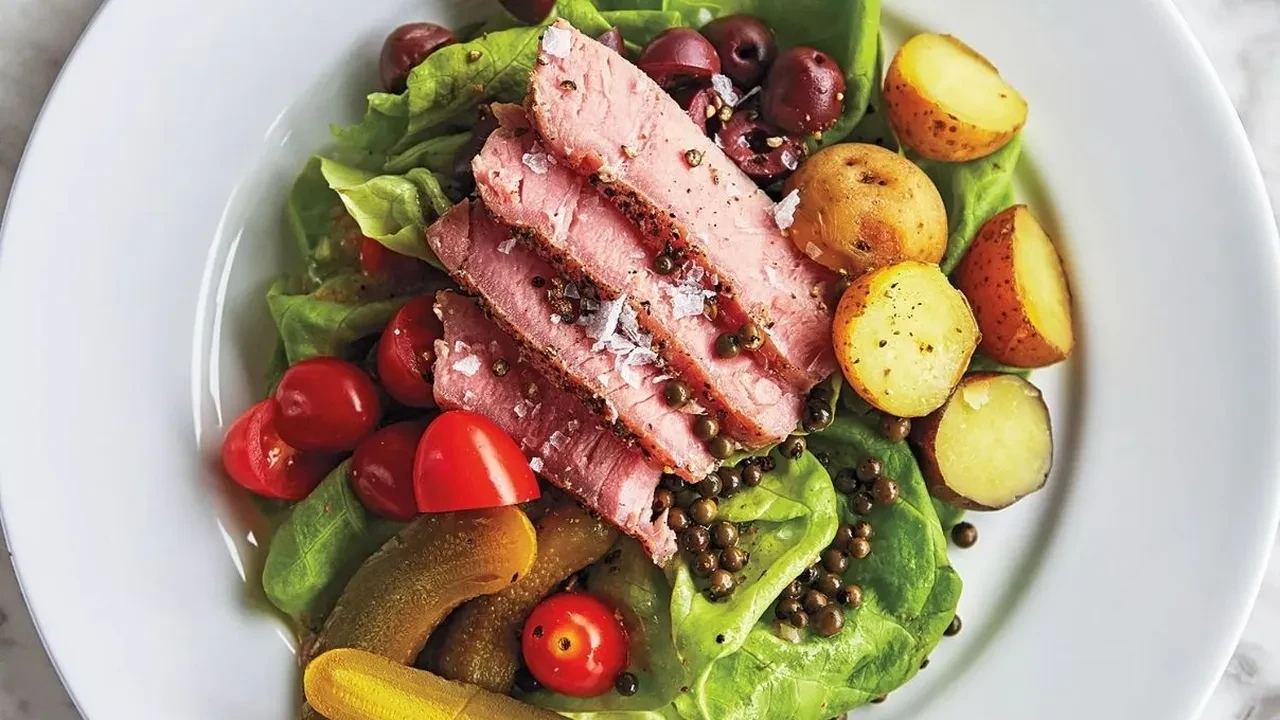 MasterChef'te görenler tarifini arıyor! Bir salatadan fazlası Nicoise salatasını deneyince anladım
