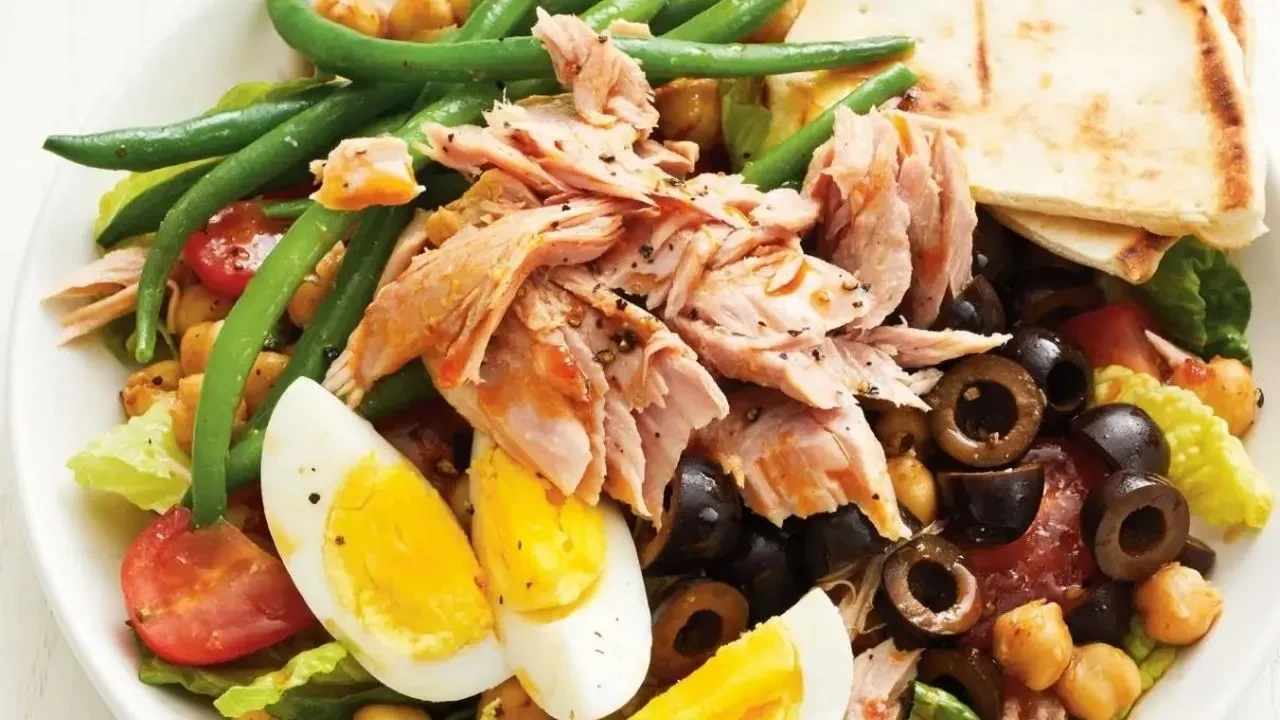 MasterChef'te görenler tarifini arıyor! Bir salatadan fazlası Nicoise salatasını deneyince anladım
