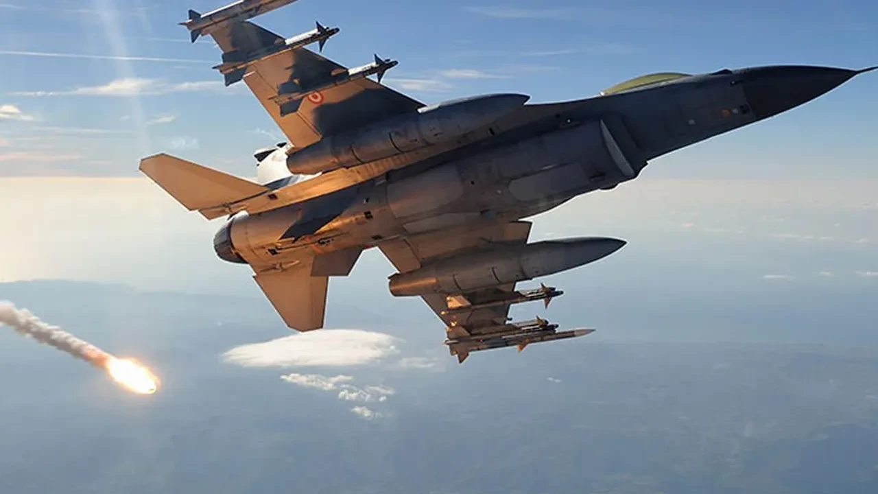 NATO hava sahasında İHA alarmı! Türk F-16'ları devrede