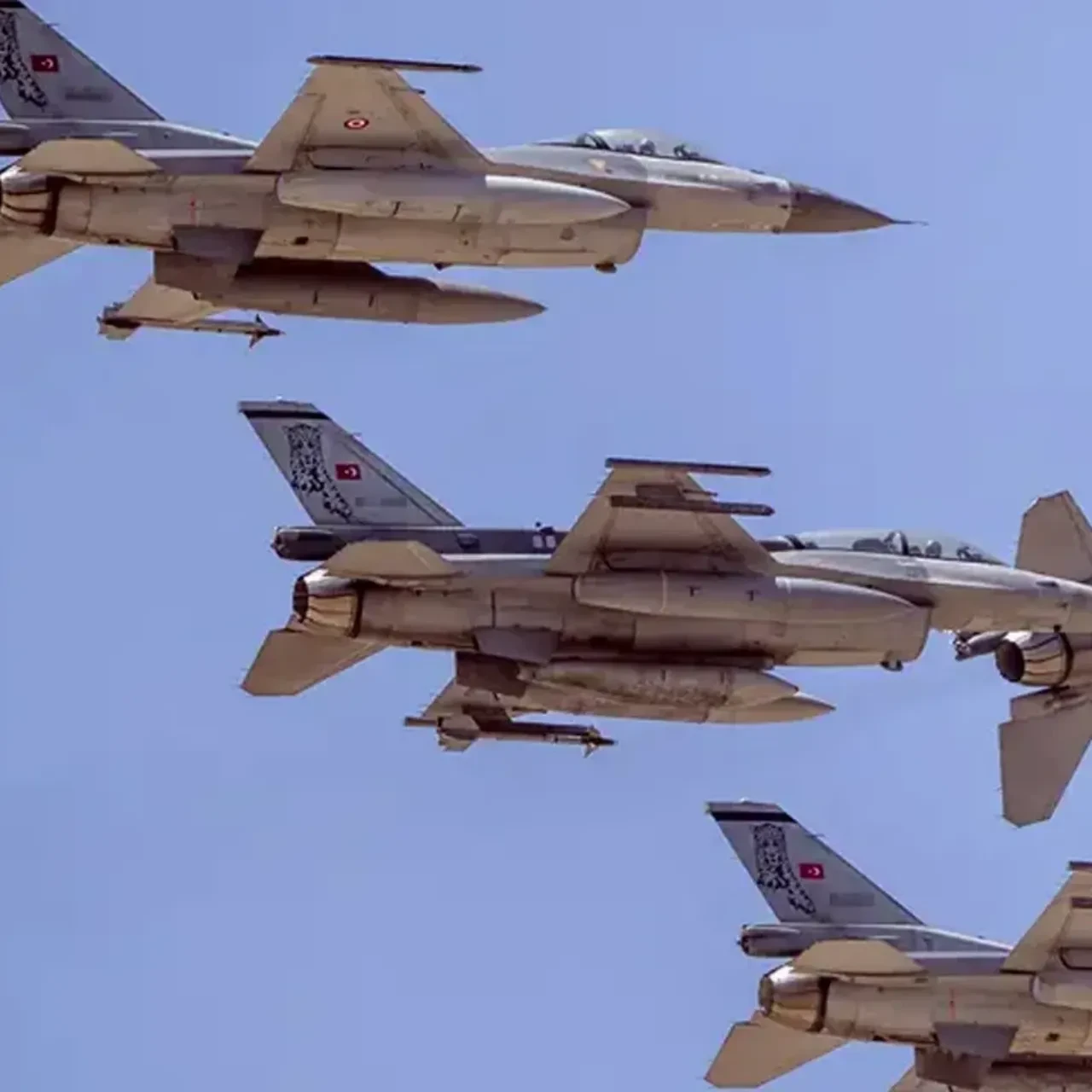 NATO hava sahasında İHA alarmı! Türk F-16'ları devrede