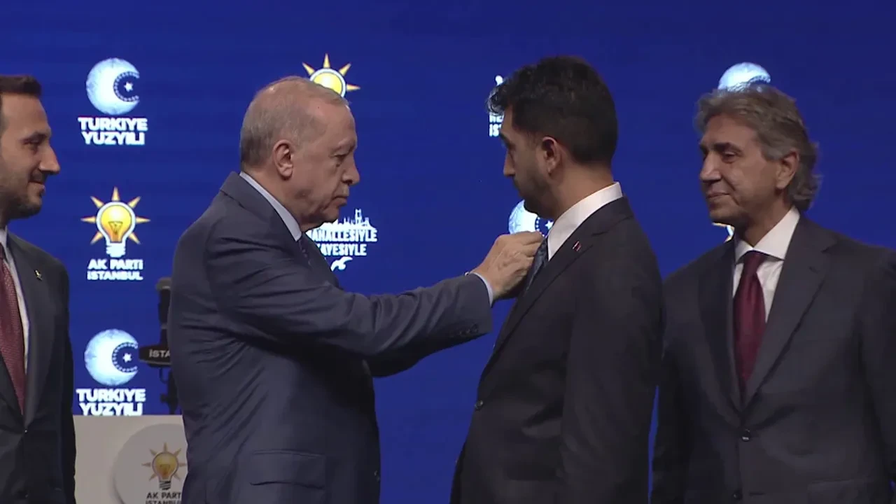 AK Parti'ye yeni katılımlar sürecek! Sinan Burhan Ankara'dan 3 belediyenin adını vererek duyurdu