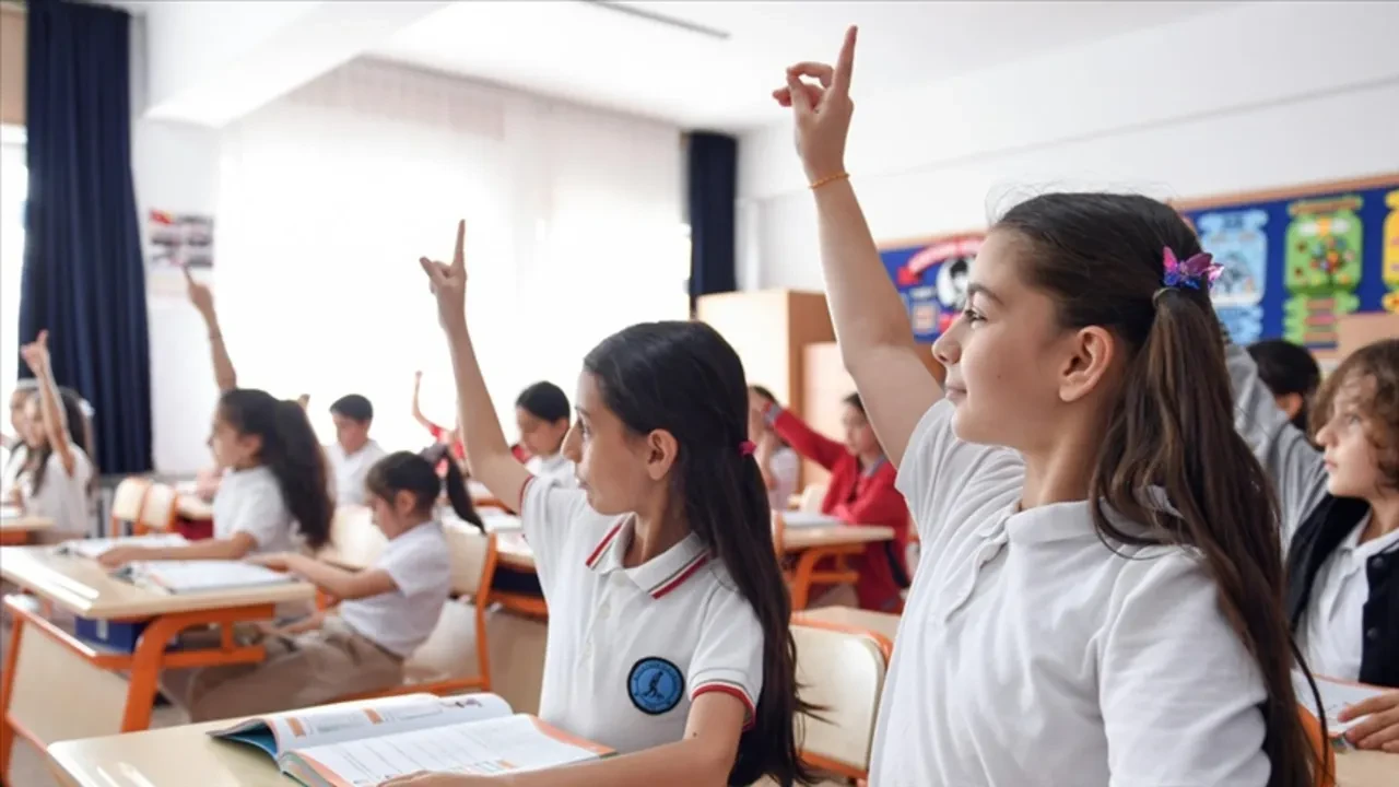 Çocuğumuz deprem sırasında okuldaysa ne yapmalıyız?