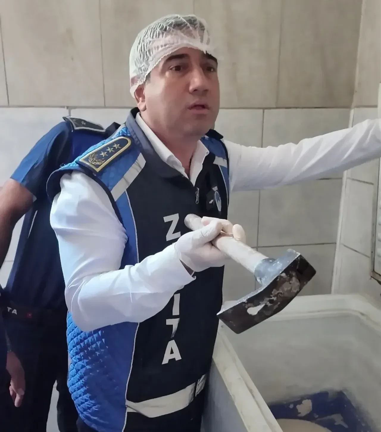 Fare dışkısı, paslı keser ve tarihi geçmiş maya! Skandal ekmek fırını hakkında karar verildi
