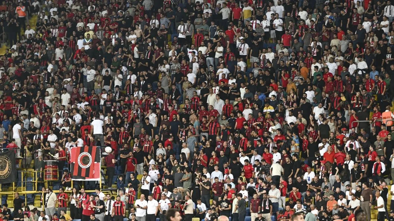 Fenerbahçe, Gençlerbirliği'ne kaybetti! Sarı-lacivertliler, lige mağlubiyetle başladı