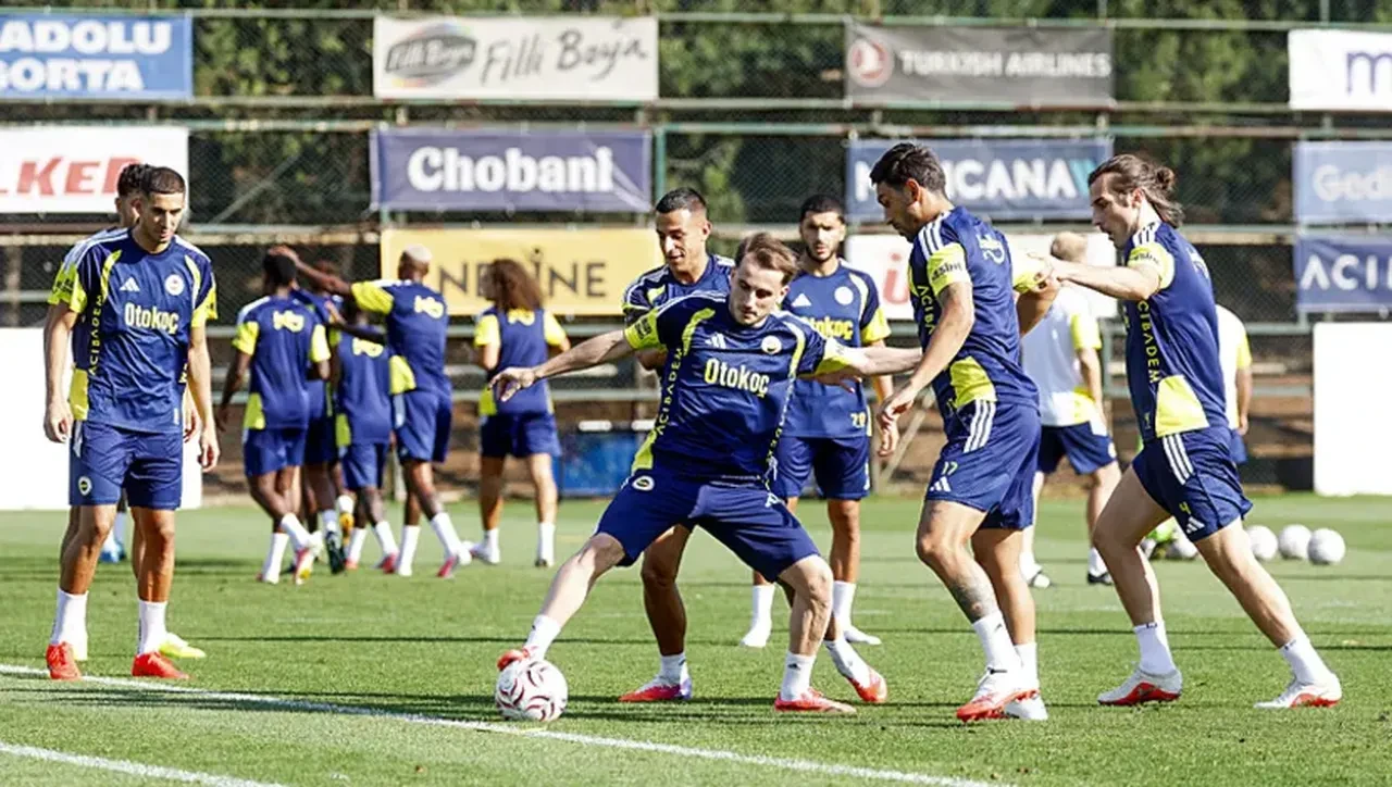 Fenerbahçe sezonu açıyor! İsmail Kartal Gençlerbirliği maçı ilk 11'ini belirledi