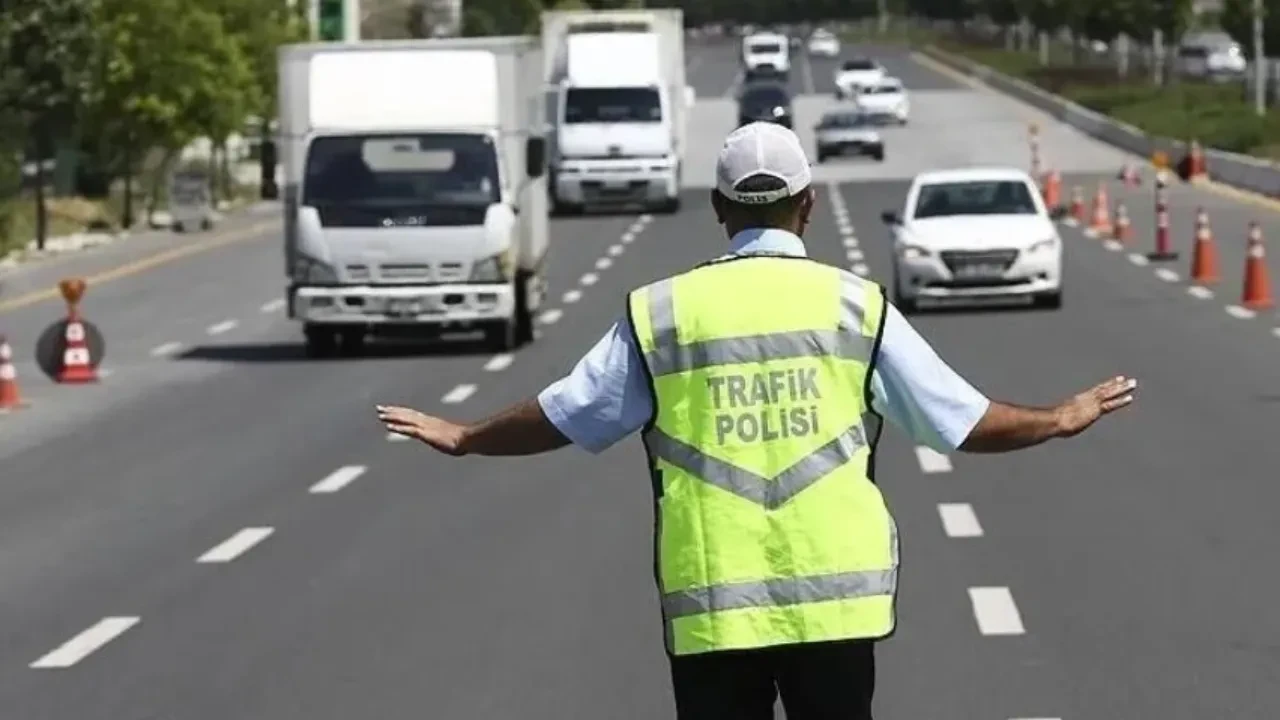 İstanbul'da bu yollar trafiğe kapalı olacak: Sürücülere pazar günü için uyarı