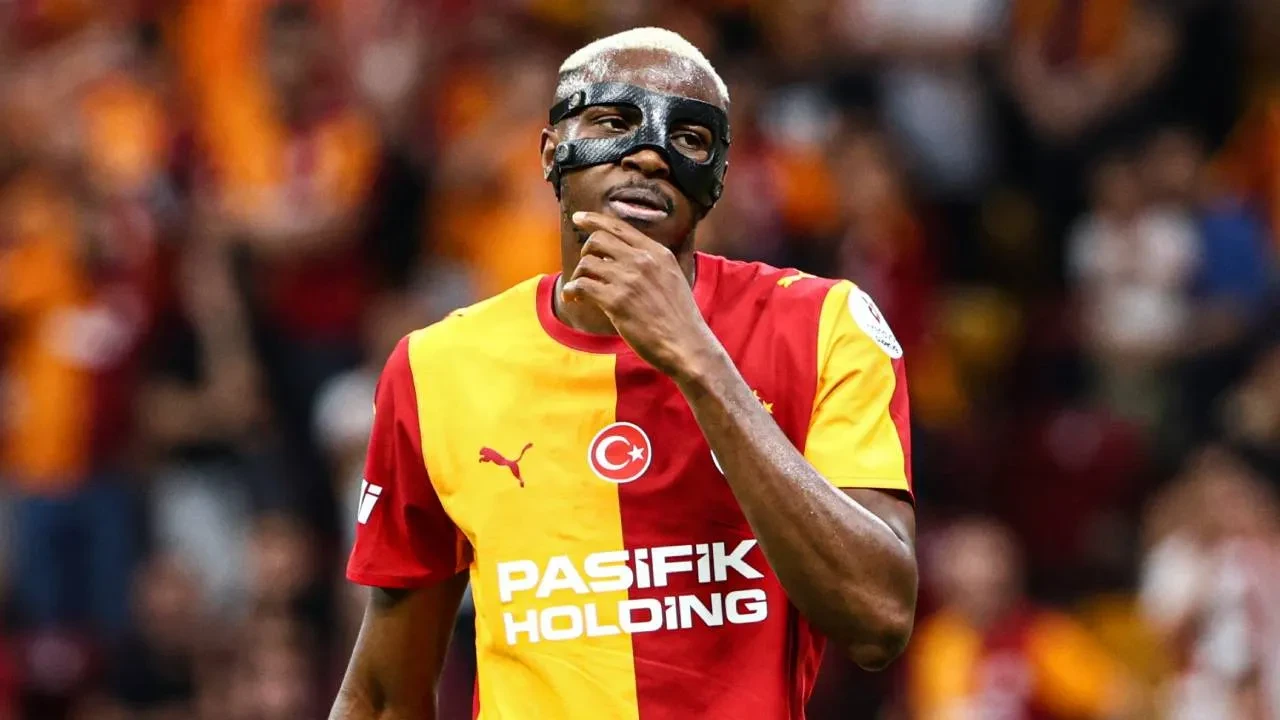 Osimhen'den transfer iddialarıyla ilgili açıklama! "İşime odaklanmış durumdayım"