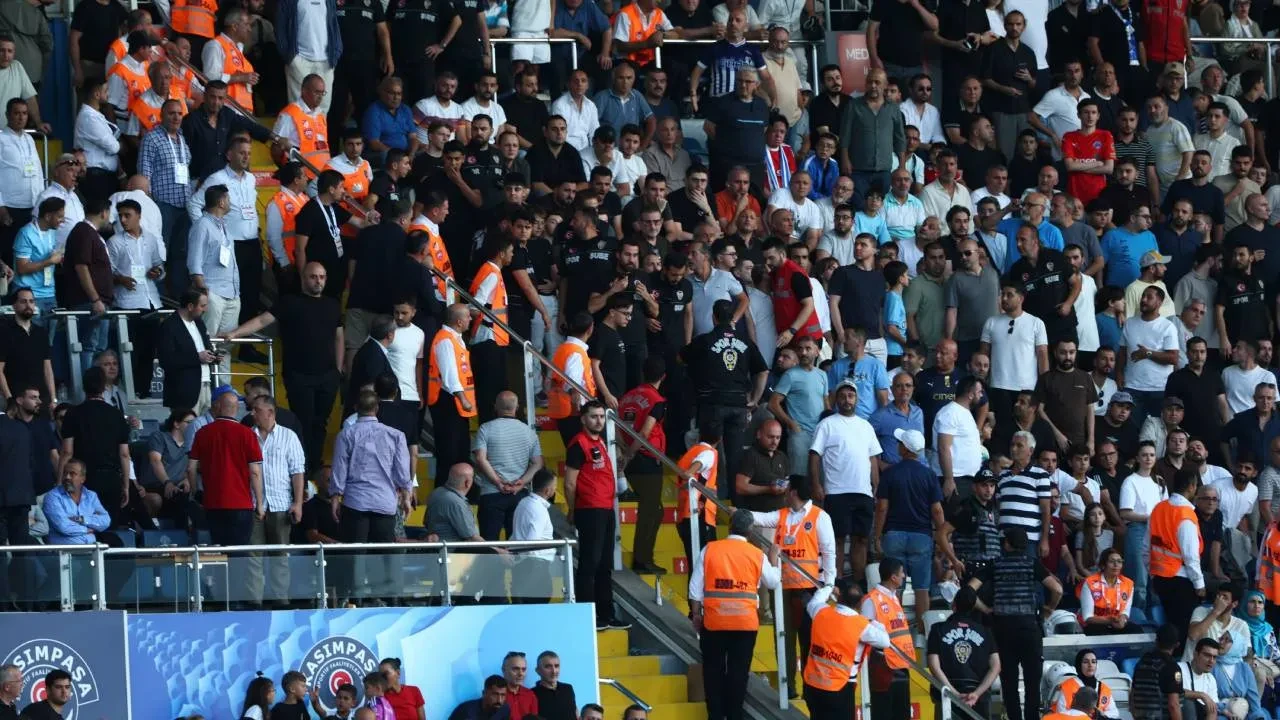 Trabzonspor, Kasımpaşa'yı geçemedi! Bordo-mavililer sezona beraberlikle başladı
