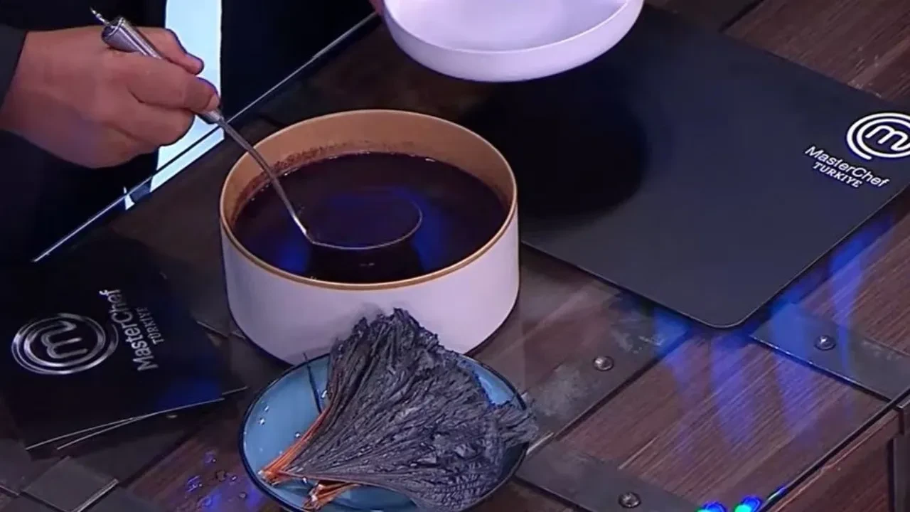 Adı bile ilgi çekiyor! Mehmet Şef'in kırlangıç yüzgeci çorbası meğer böyle yapılıyormuş