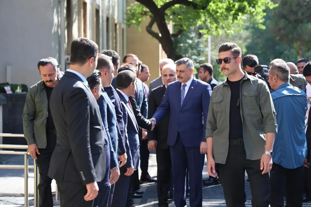 Bakan Çiftçi Alihan Kuriş örgütünün FETÖ'yle benzerliğini açıkladı: Blopper diye bir uygulama kullanıyorlar