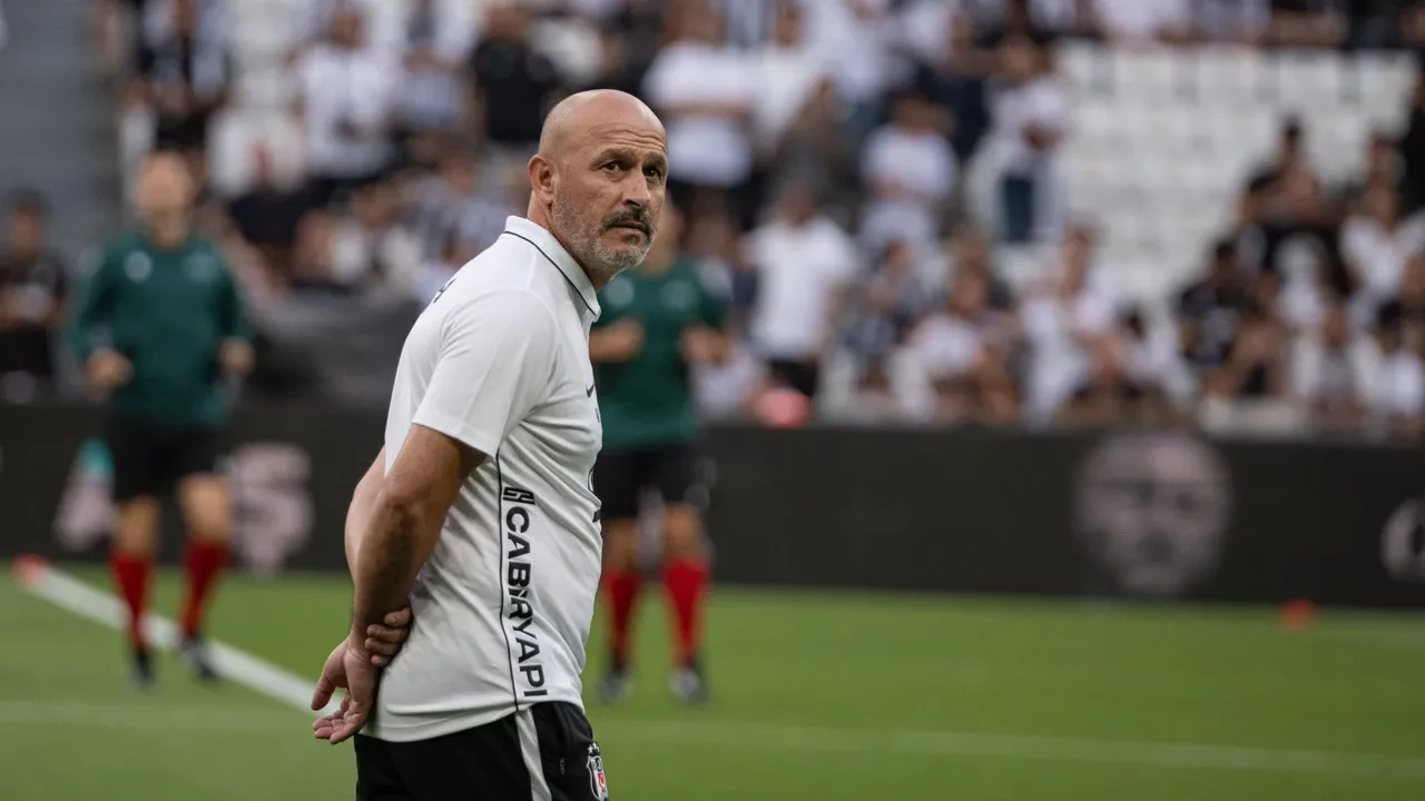 Beşiktaş Eyüpspor CANLI nereden izlenir? Beşiktaş Eyüpspor maçını şifresiz veren yabancı kanallar