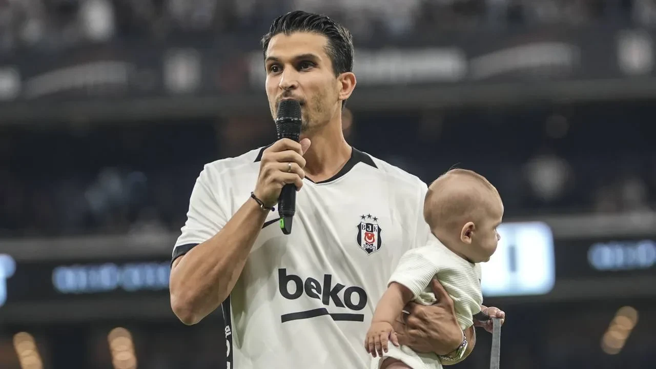 Beşiktaş'ta Necip Uysal'a veda edildi! 17 yıllık hikaye sona erdi