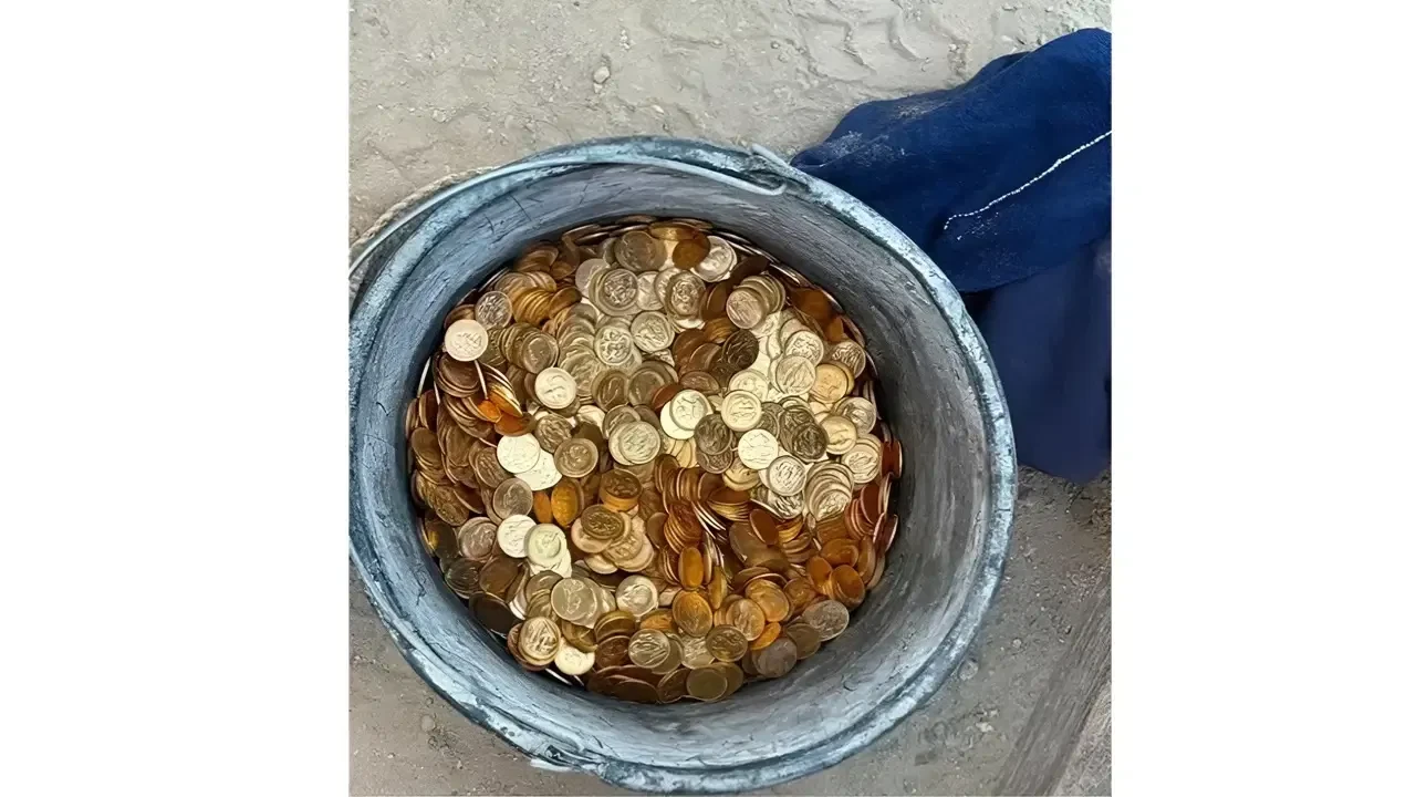 Duvarın arkasındaki dev altın definesi! Tadilat sırasında bulundu, herkes şaşkın