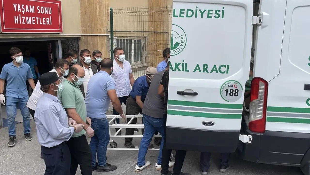 Kene kabusu sürüyor! Yaşlı adam kurtarılamadı