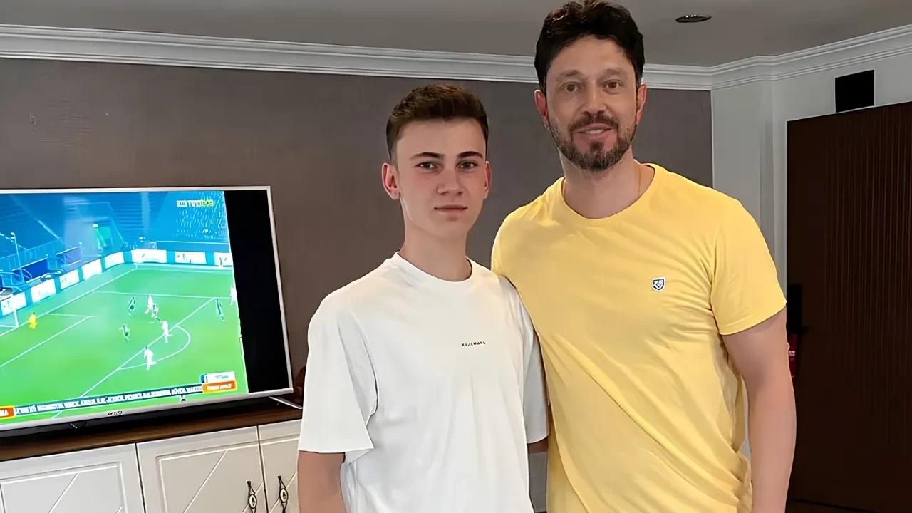 Murat Boz'dan aile ziyareti! Yeğenleriyle verdiği pozlar dikkat çekti
