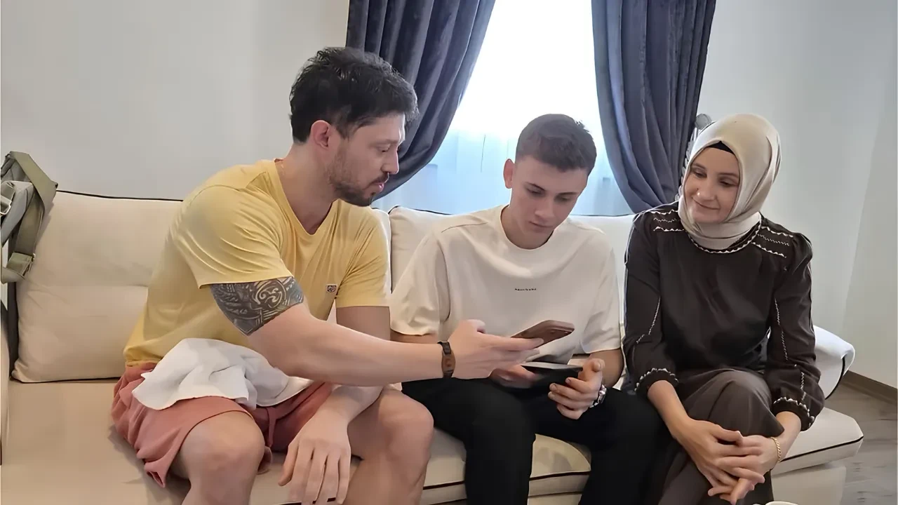 Murat Boz'dan aile ziyareti! Yeğenleriyle verdiği pozlar dikkat çekti