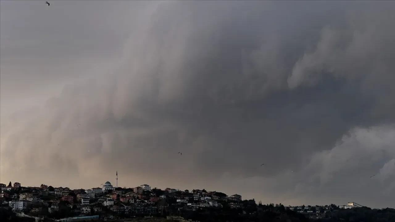 17 Ağustos 2026 hava durumu | Meteoroloji sel ve su baskınlarına karşı uyardı: 5 bölge risk altında