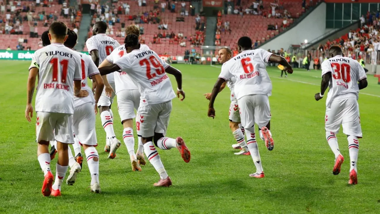 6 gollü maçta kazanan yok! Samsunspor ile Göztepe berabere kaldı