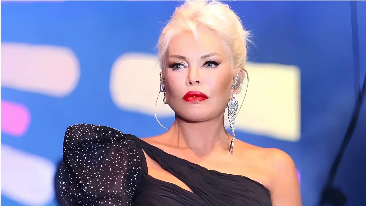 Ajda Pekkan'dan 25 bin dolarlık gençlik iksiri iddiasına tepki! " Ufak tefek dokunuşlar yaptırıyorum"