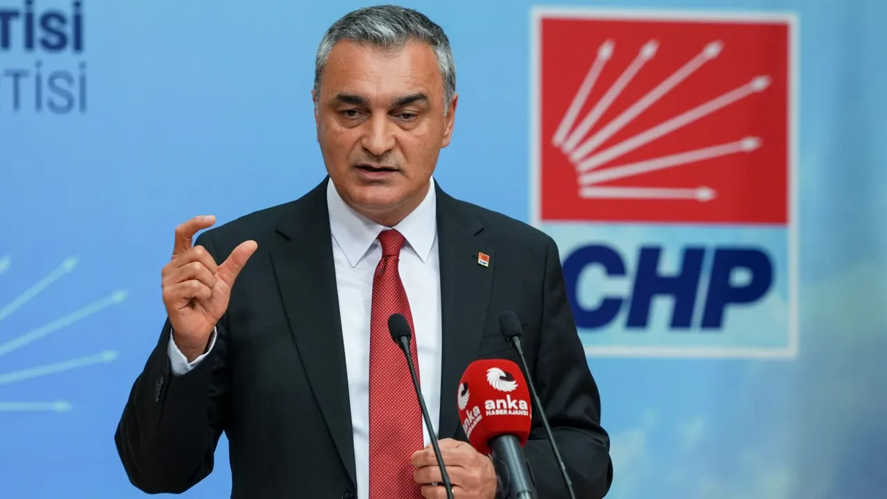 AK Parti'ye geçen Menderes Belediyesi başkan vekili seçimi için CHP yönetimi harekete geçti: O üyeler disipline gönderilecek