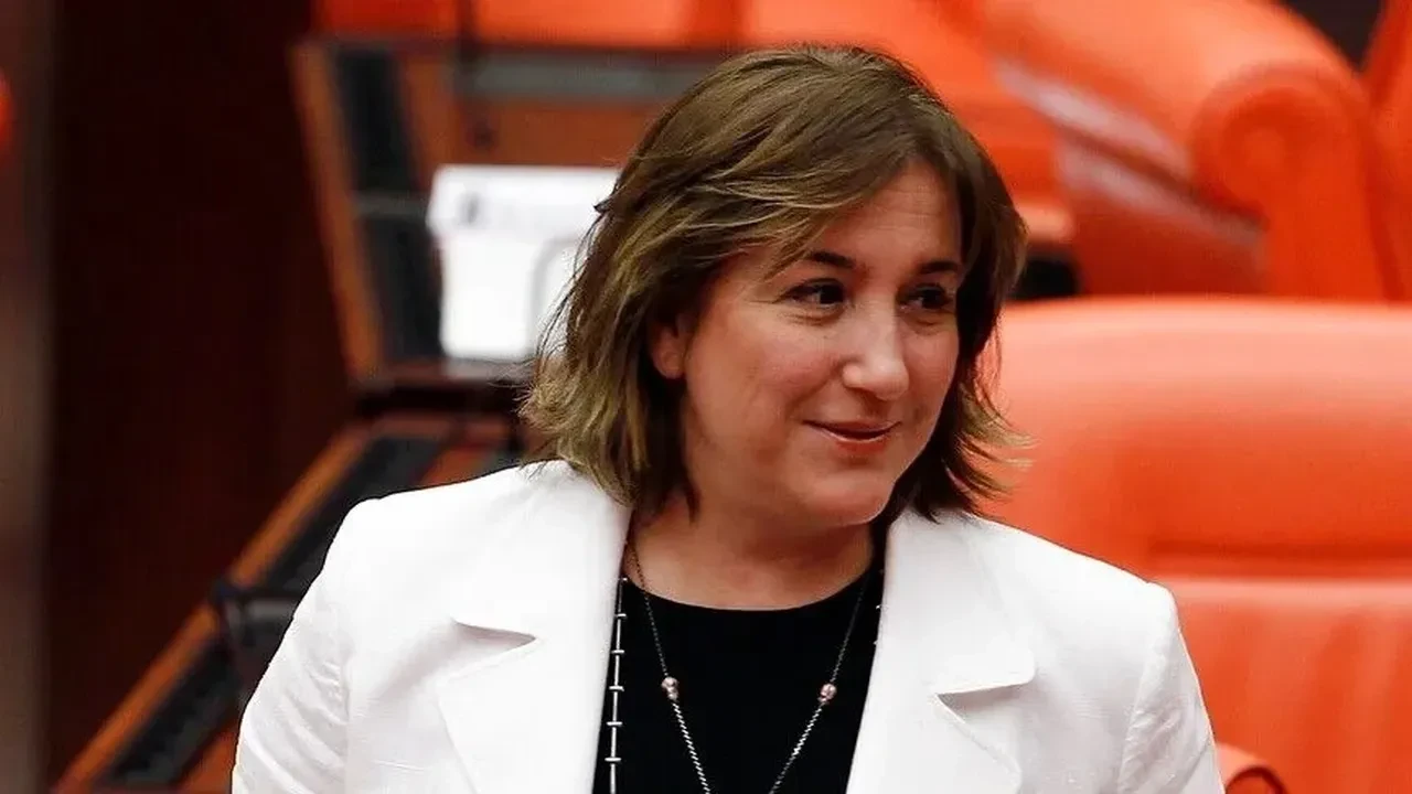 Eski AK Parti Milletvekili Azize Sibel Gönül hayatını kaybetti