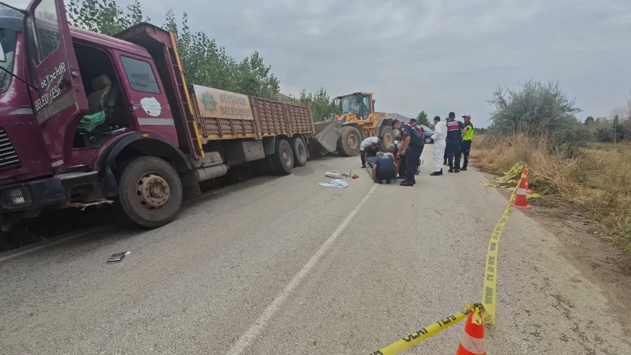 Kamyonla motosikletin feci kazası! 19 yaşındaki genç canından oldu