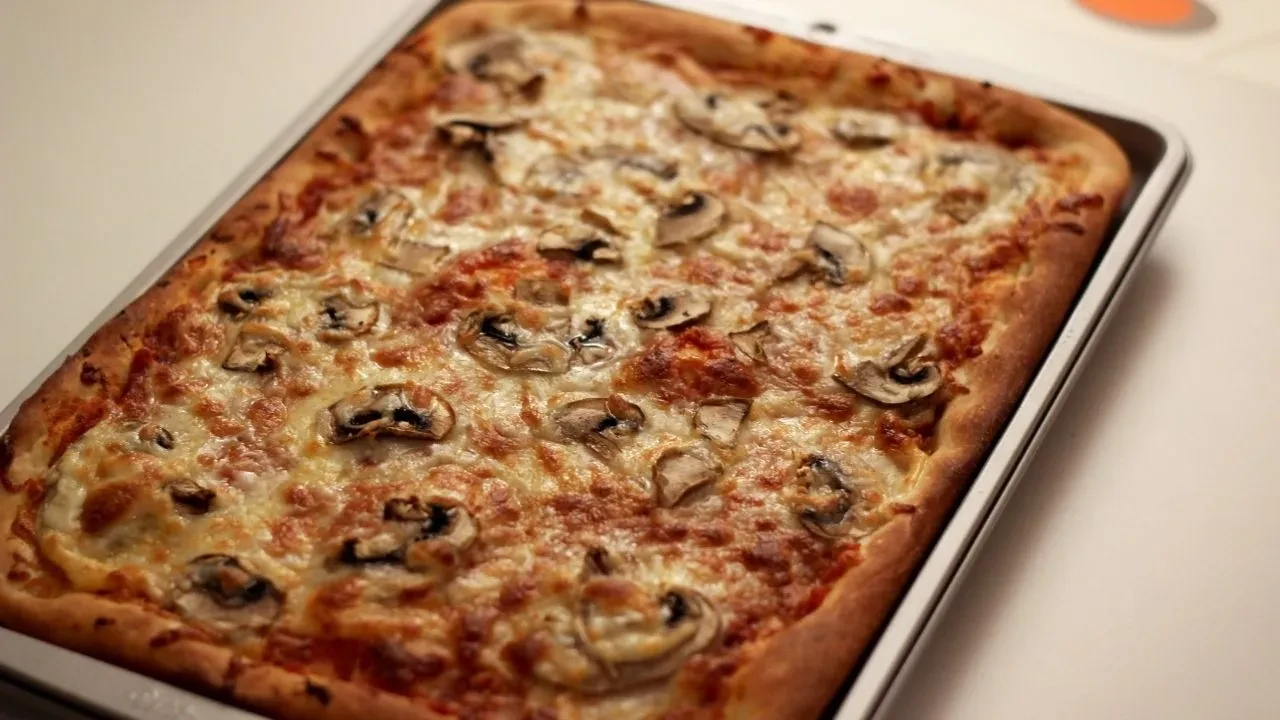 Masterchef’te Tepsi Pizza viral oldu: Ünlü aşçının tarifi ile Tepsi Pizza yapılışı