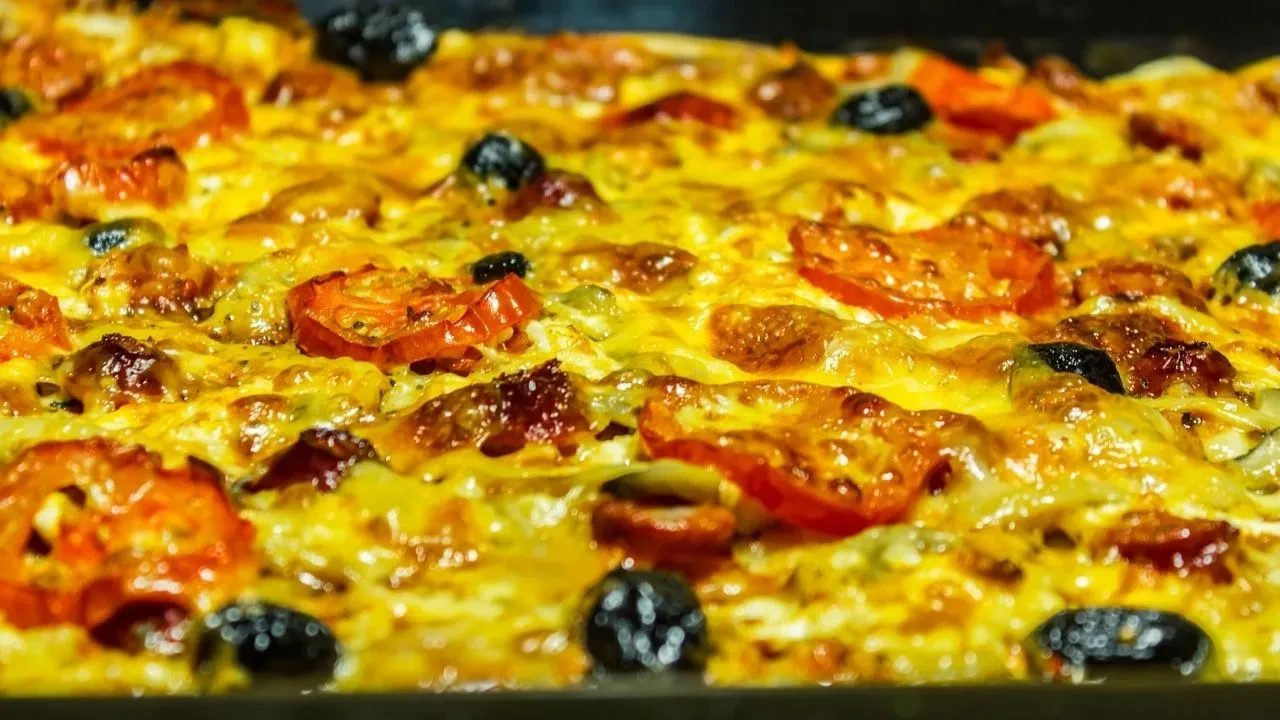 Masterchef’te Tepsi Pizza viral oldu: Ünlü aşçının tarifi ile Tepsi Pizza yapılışı