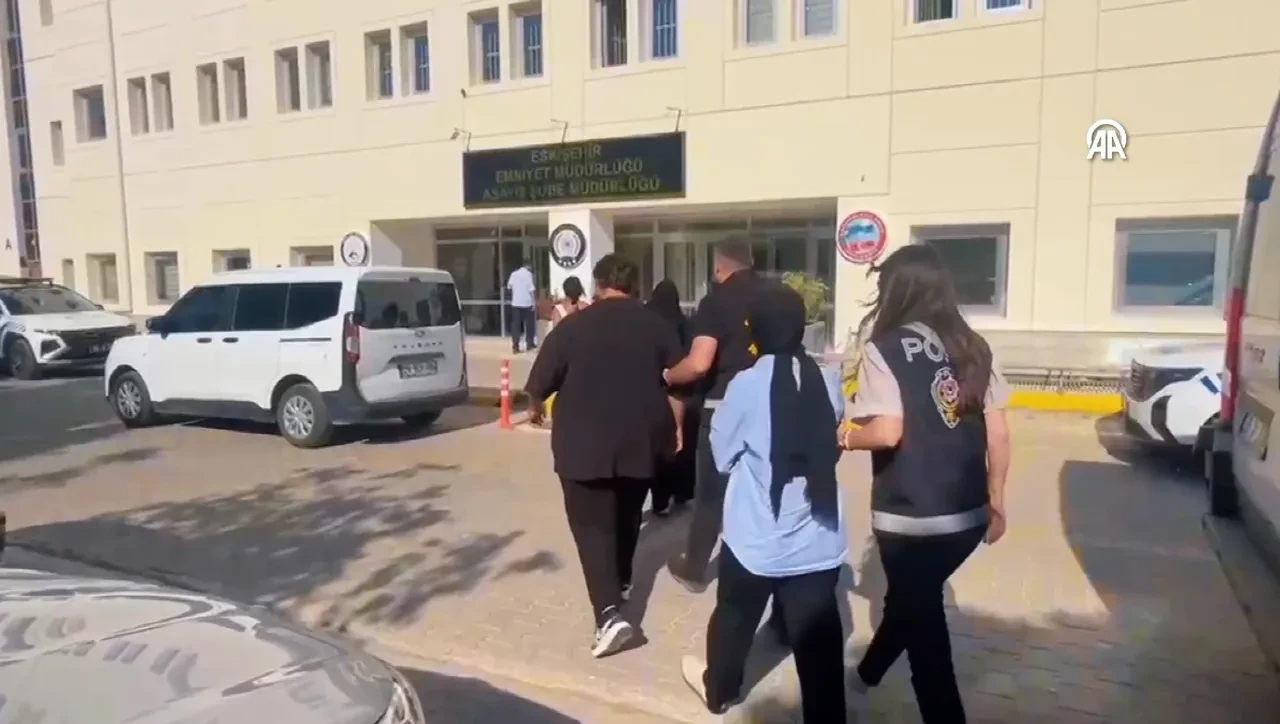"Modem değişecek" bahanesiyle milyonluk vurgun: 19 ilde 90 şüpheli yakalandı