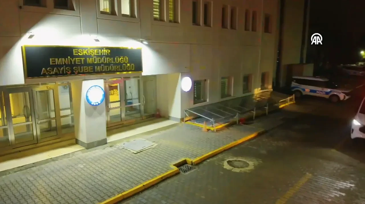 "Modem değişecek" bahanesiyle milyonluk vurgun: 19 ilde 90 şüpheli yakalandı