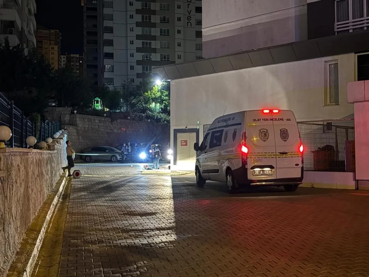 Otelde kan donduran cinayet! Tartıştığı kadını 5’inci kattan aşağı attı