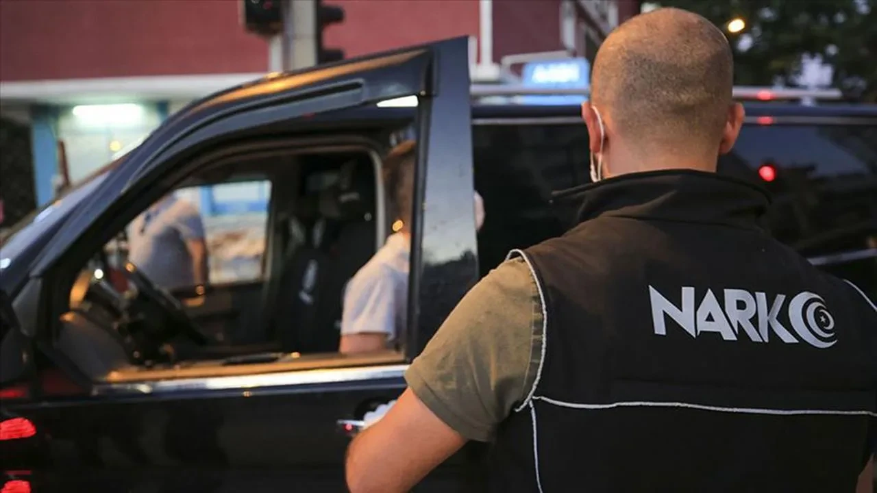 Baba oğlunu pompalı tüfekle vurdu! Uyuşturucu bir aileyi yaktı