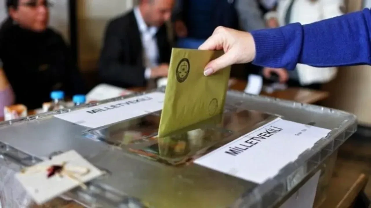 Bu pazar seçim olsa kim kazanır? Asal'ın ağustos ayı anket sonuçları dikkat çekti: İşte zirvedeki parti
