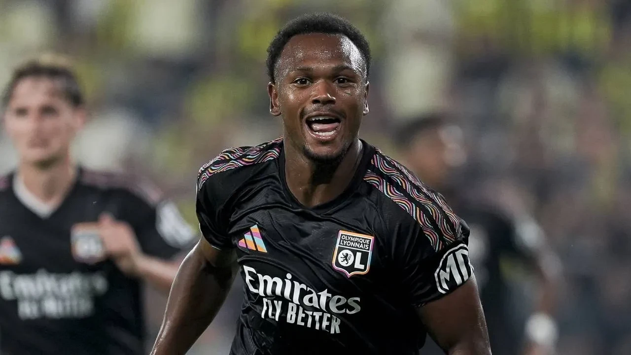 Fenerbahçe turu Fransa'ya bıraktı! Sarı-lacivertliler, Lyon ile berabere kaldı