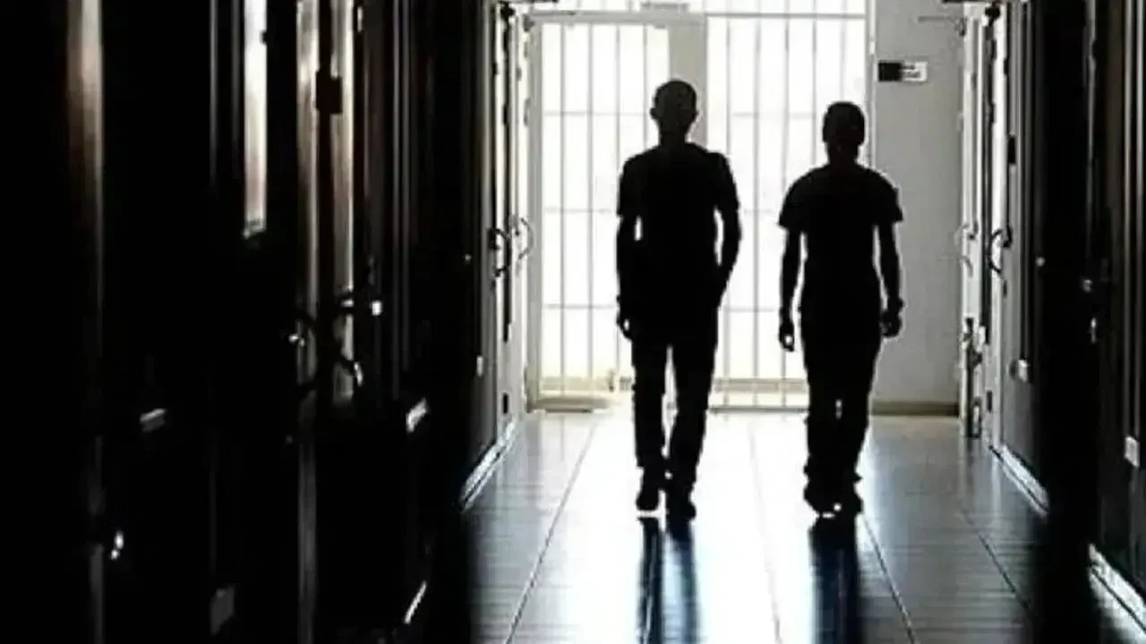 Çocuk Koruma Kanunu resmen yürürlükte! Telefonları 2 yıl takip edilecek: Ebeveynlere de hapis cezası