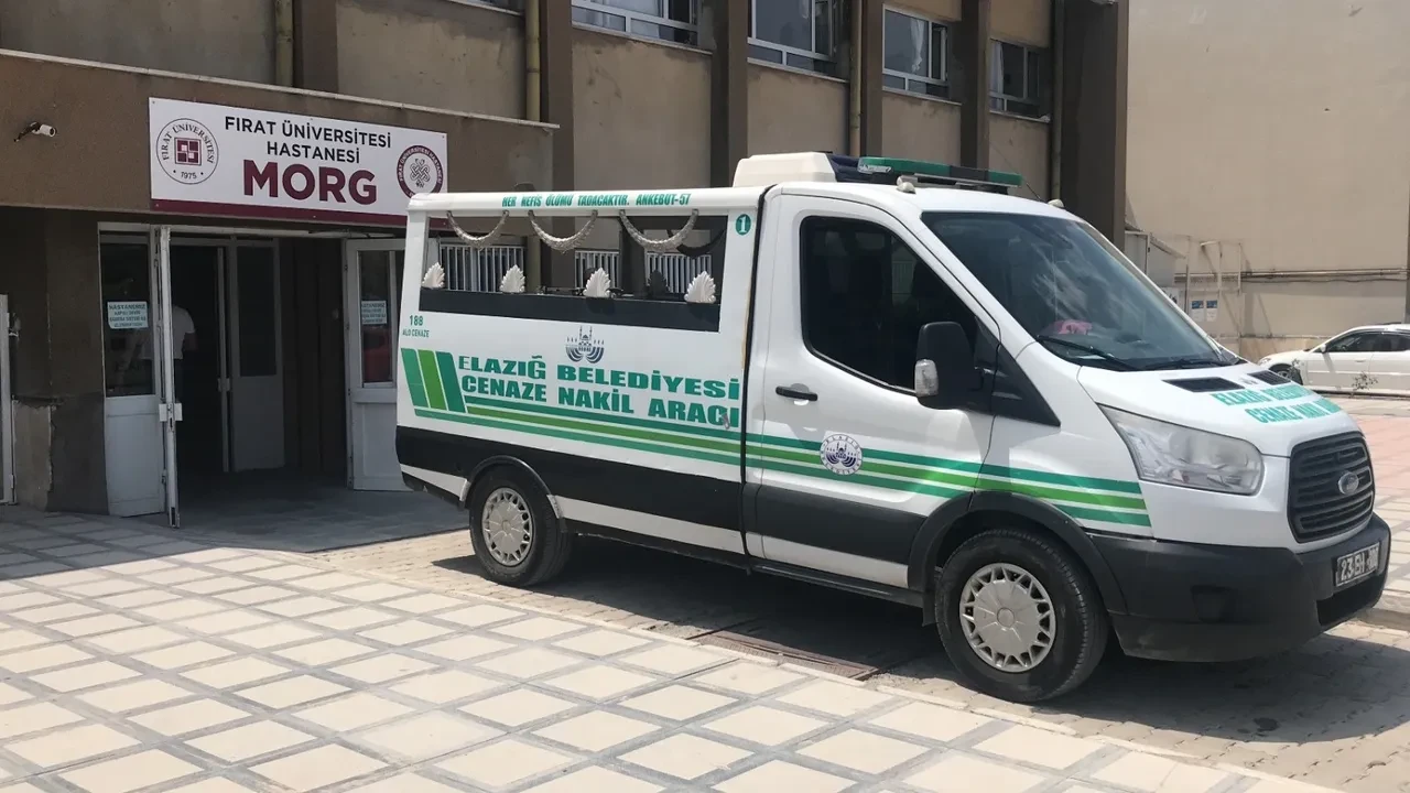 Eşini kurt sandı silahla vurarak öldürdü!