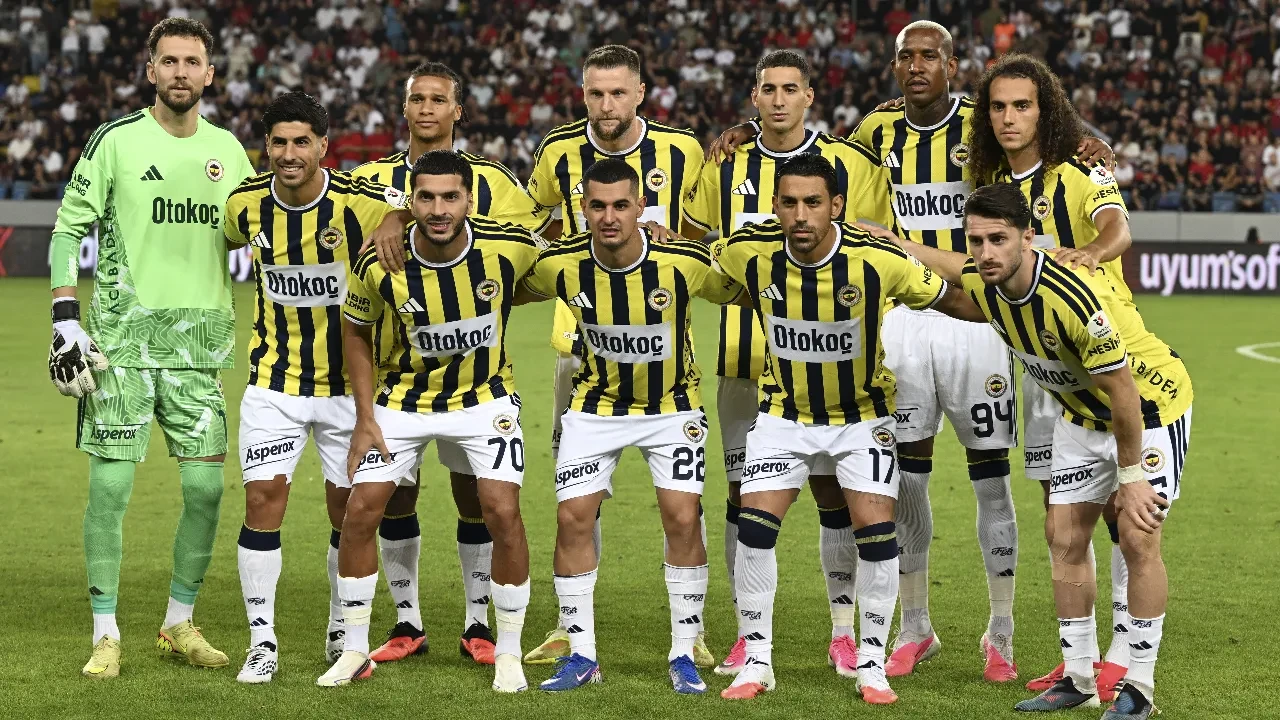 Fenerbahçe'den UEFA kadrosunda değişiklik! Yıldız isim kadroya dahil edildi